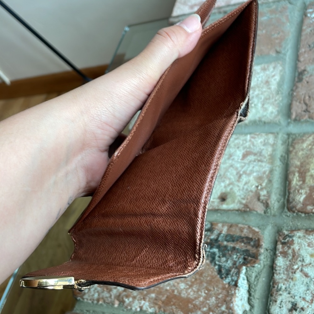 Louis Vuitton Clasp Wallet - Picture 9 of 14